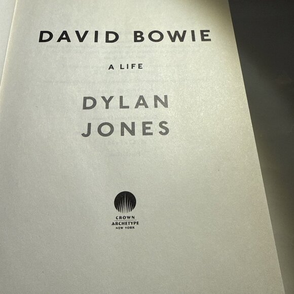 David Bowie A Life by Jones, Dylan 1st Edition HCDJ WITHDRAWN LIBRARY BOOK - Picture 10 of 14